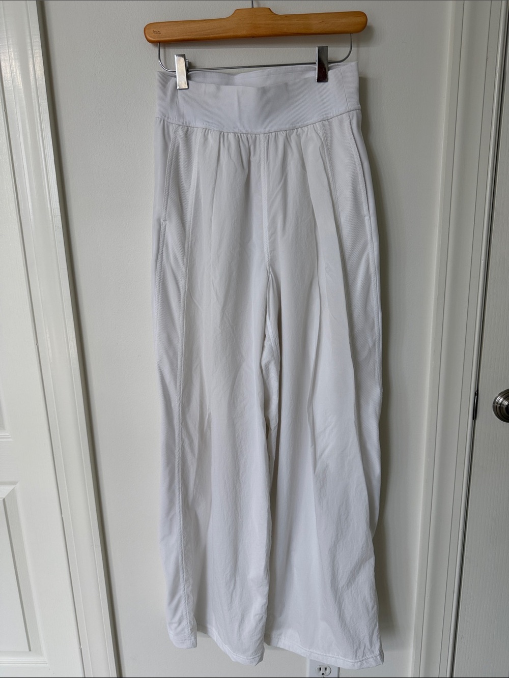 lululemon athletica White pants set Wide-Leg Track Pants and jacket XS